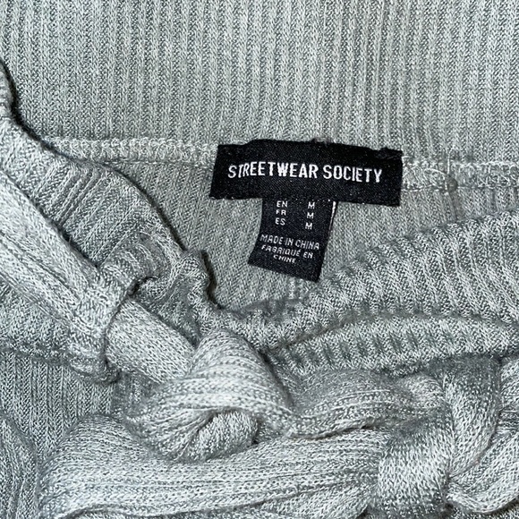 Wide leg green pants. Size M. - Picture 2 of 3